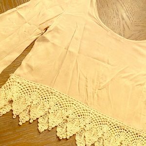 Sis*sis. Lovely, cream, boho crocheted accent top!